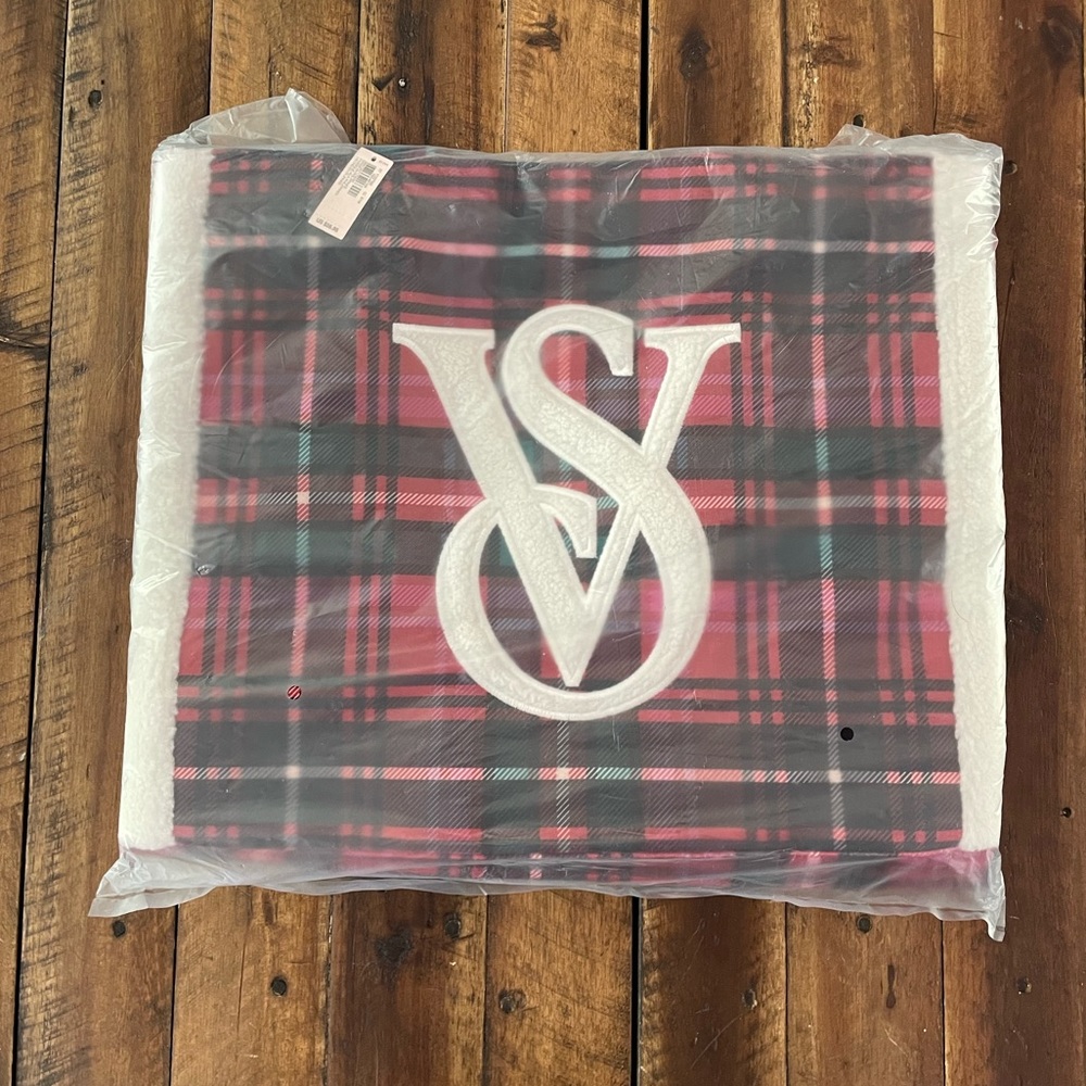 NWT Victoria’s Secret Bag - Picture 2 of 6